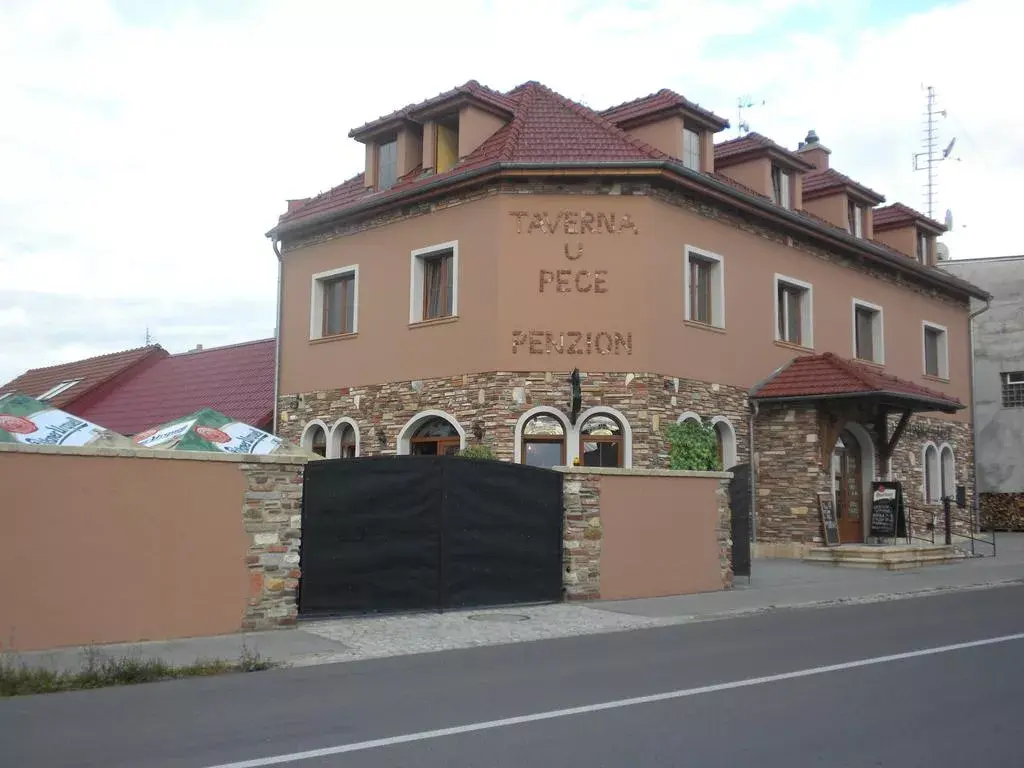 Penzion No. 1 - RESTAURACE TAVERNA U PECE, Olomouc Řepčín