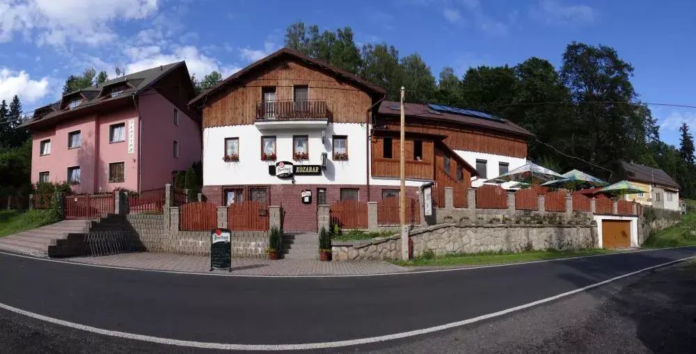 Penzion - Restaurace Kozabar, Horní Luby