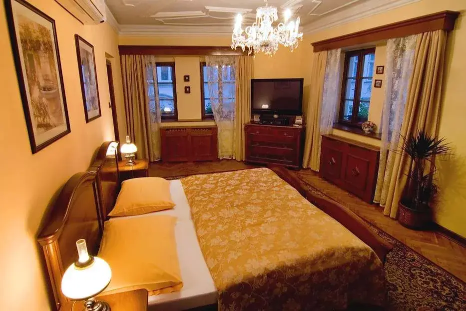 Photo 3 of Hotel Aurus