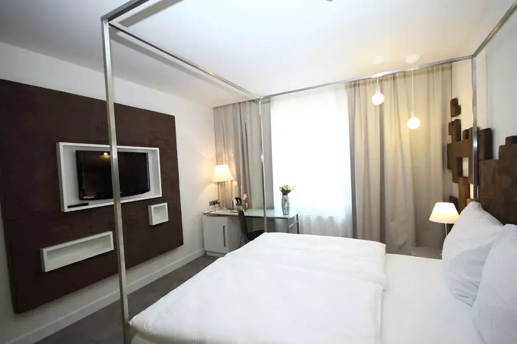 Photo 4 of Hotel Pure White