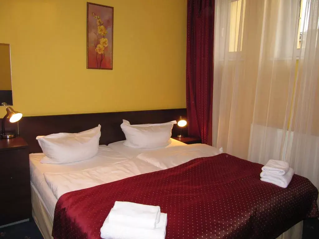 Photo 2 of Royal Plaza Hotel