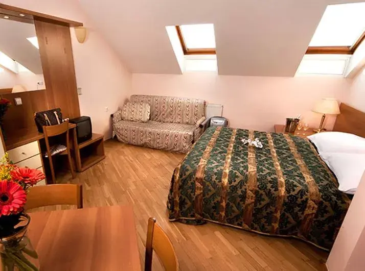 Photo 3 of Residence Select