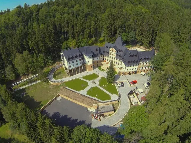 Zámek Lužec Spa & Wellness Resort, Nejdek Lužec