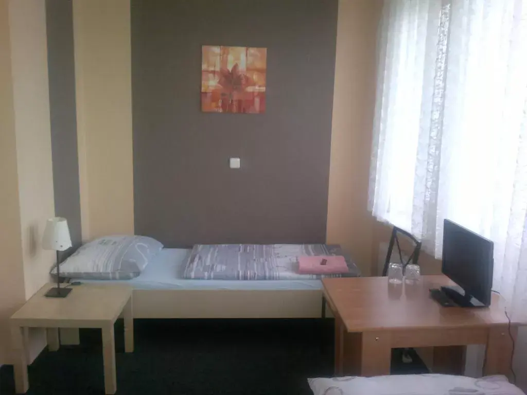 Photo 2 of Hotel Almond