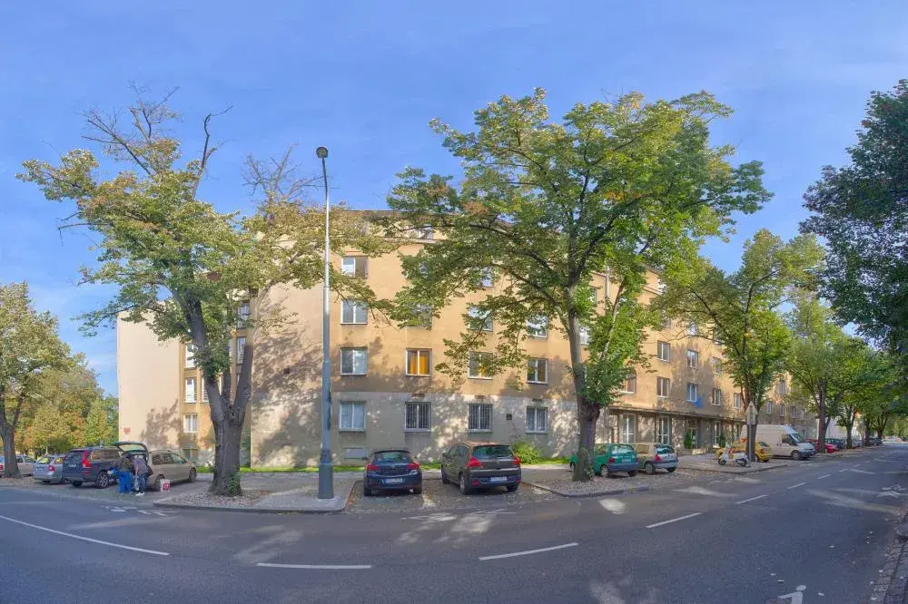 VŠ kolej Bubeneč , Praga 6