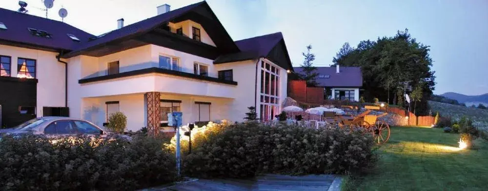 FKK Wellness Party hotel, Březůvky