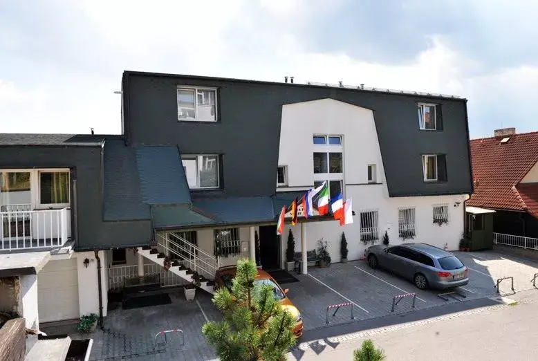 Hotel White House, Praha Jinonice