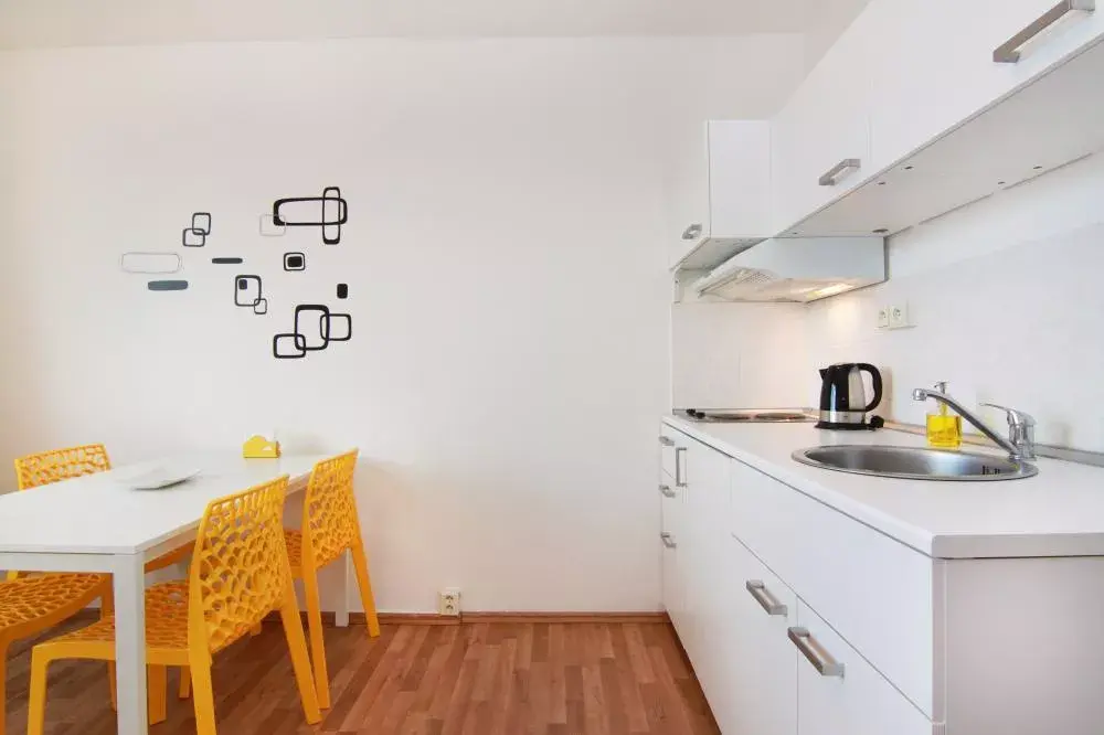 Photo 2 of Yellow Apartment
