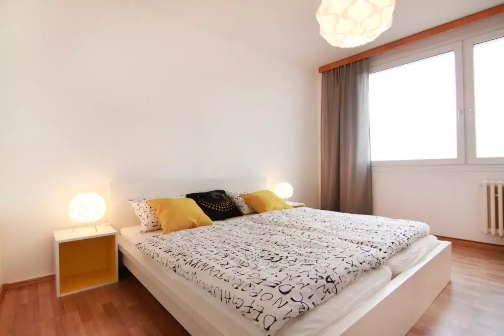 Yellow Apartment, Plzeň 3