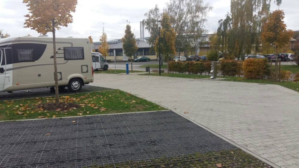 Stellplatz An der Kyffhäuser-Therme — Karavan Sitesi in Bad Frankenhausen/Kyffhäuser