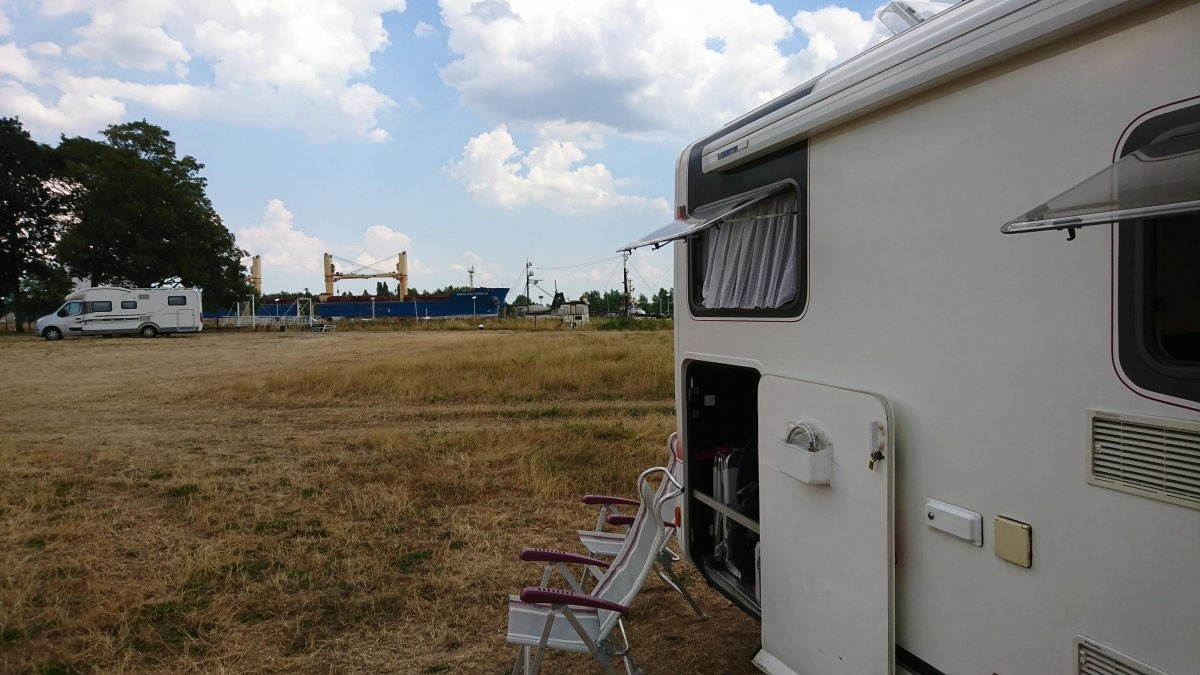 Camperplaats 't Eiland — Stellplatz in Sas van Gent