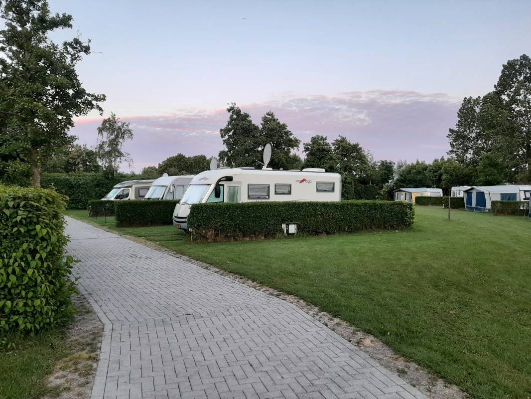 Minicamping Korenbloem — Kemping in Vrouwenpolder