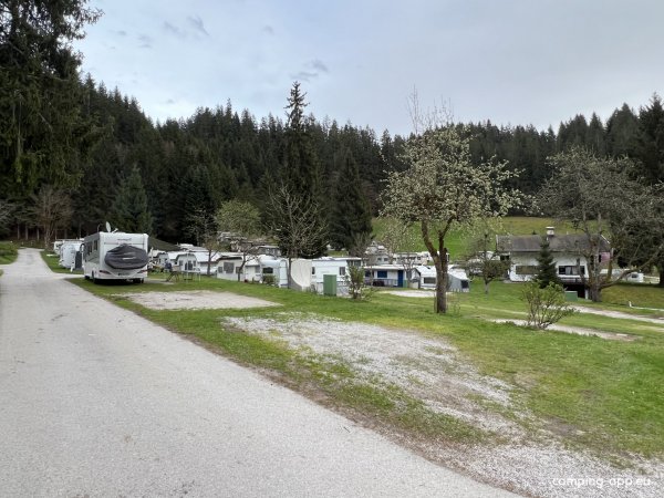 Camping Schlossberg Itter — Foto 2