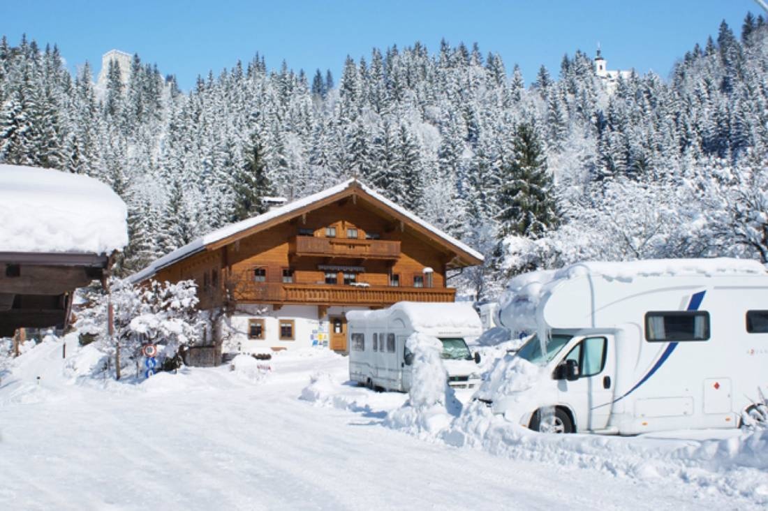 Camping Schlossberg Itter — Campingplatz in Itter