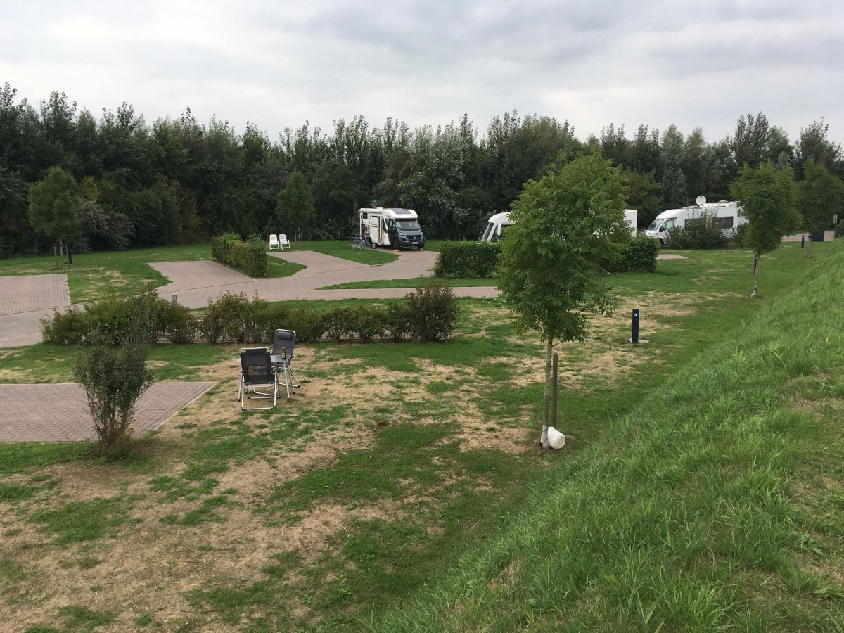 Drive-In Camperpark Ouddorp — Karavan Sitesi in Ouddorp