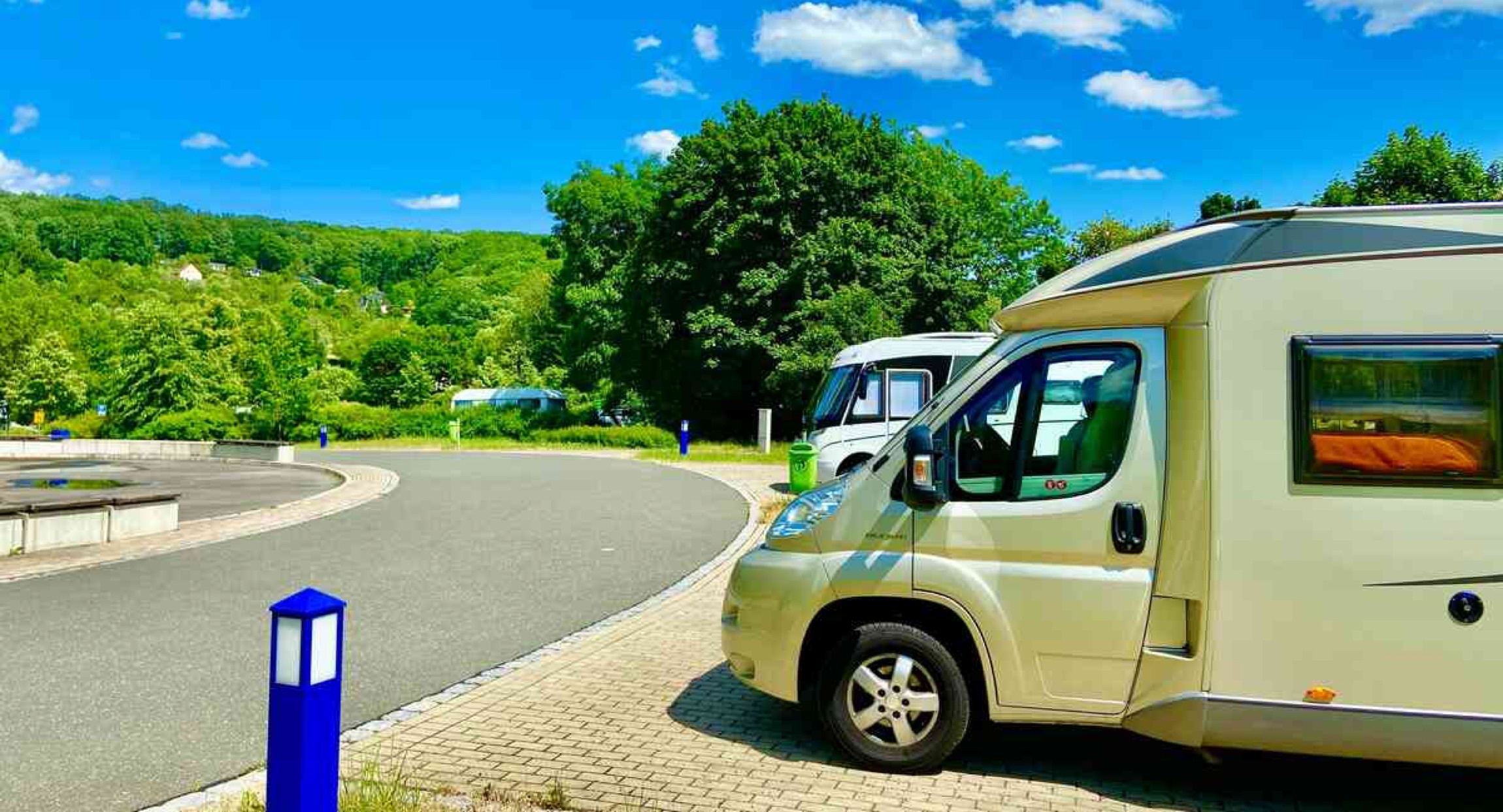 Wohnmobilstellplatz Eisenberg — Camperplaats in Eisenberg