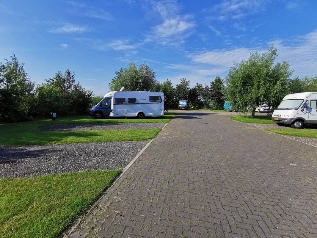 Camperplaats Het Groene Hart — Campingplats in Abbenes