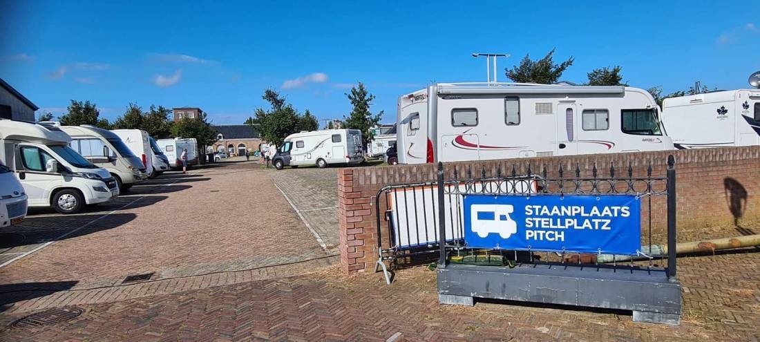 Stellplatz Willemsoord — Bobilplass in Den Helder