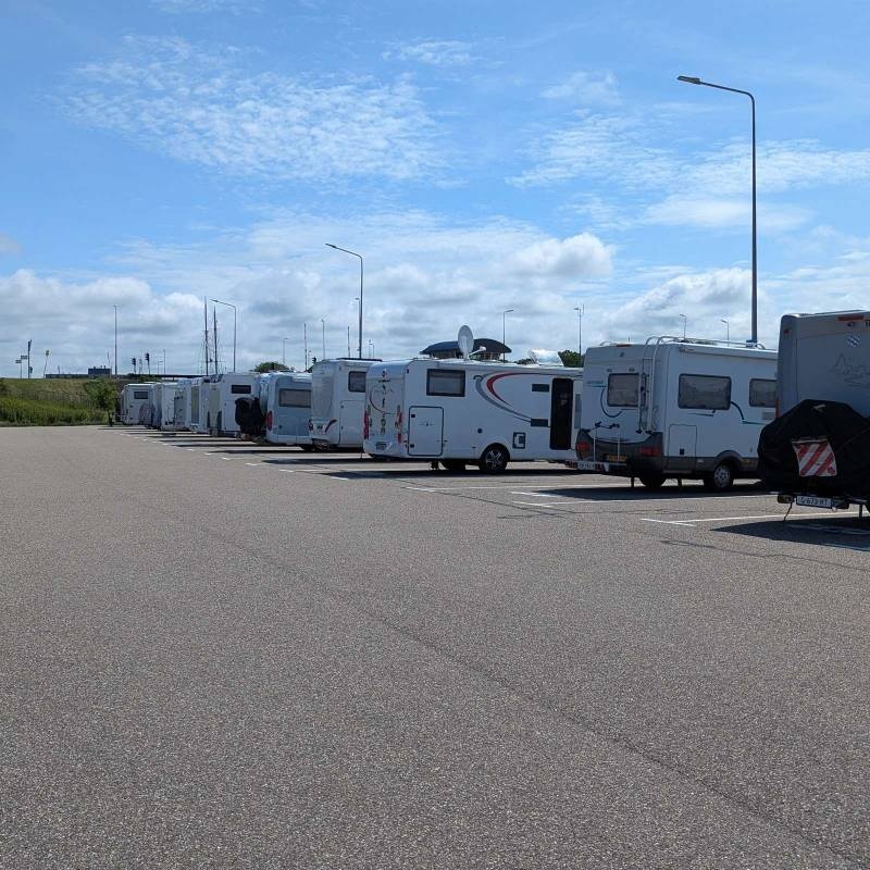 Camperplaats Nieuwe Vissershaven — Sítio para autocaravanas in Harlingen