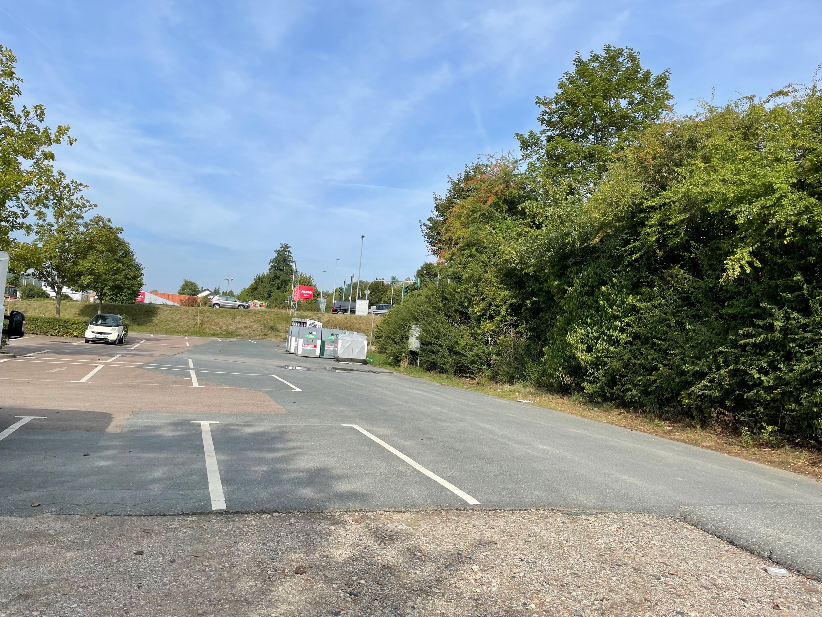 Stellplatz Am Schwimmbad — Karavan Sitesi in Selters (Taunus)