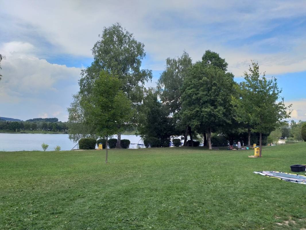 Camping und Stellplatz Aussee — Campingplatz in Abwinden