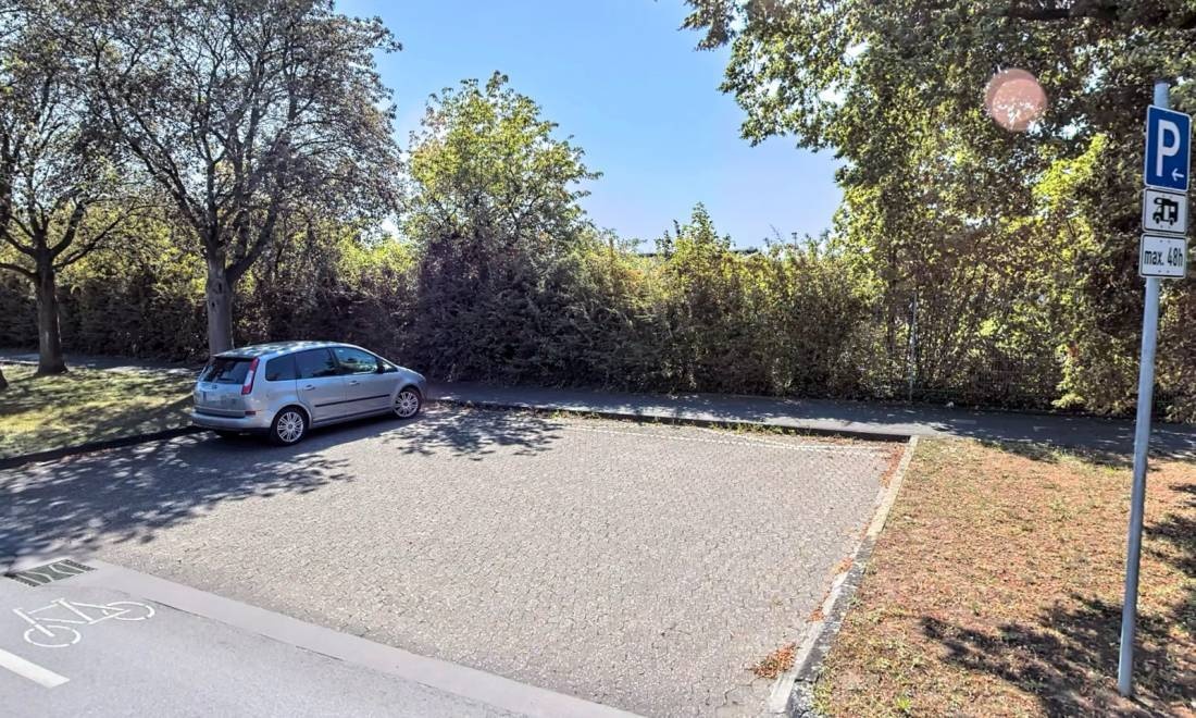 Stellplatz am Stadion — Camperplaats in Langenfeld (Rheinland)