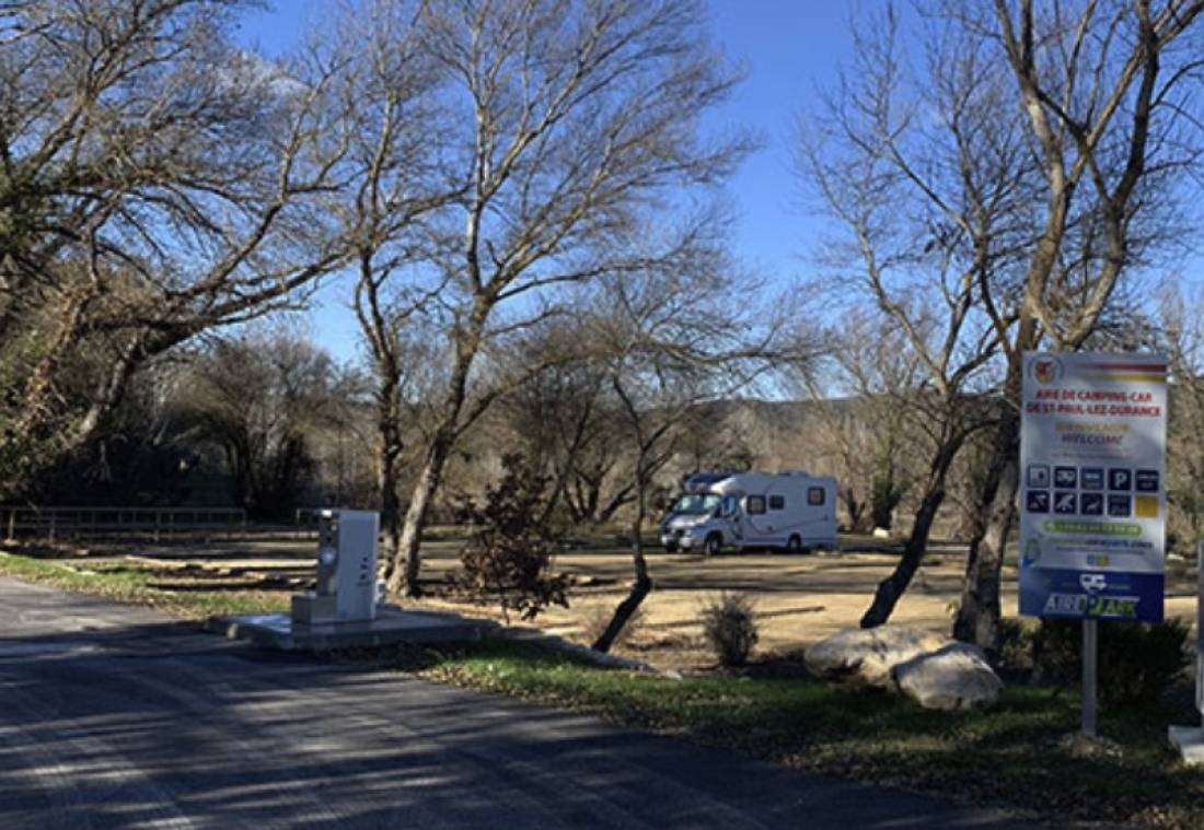Stellplatz Saint-Paul-lès-Durance — Aire camping car in Saint-Paul-lès-Durance