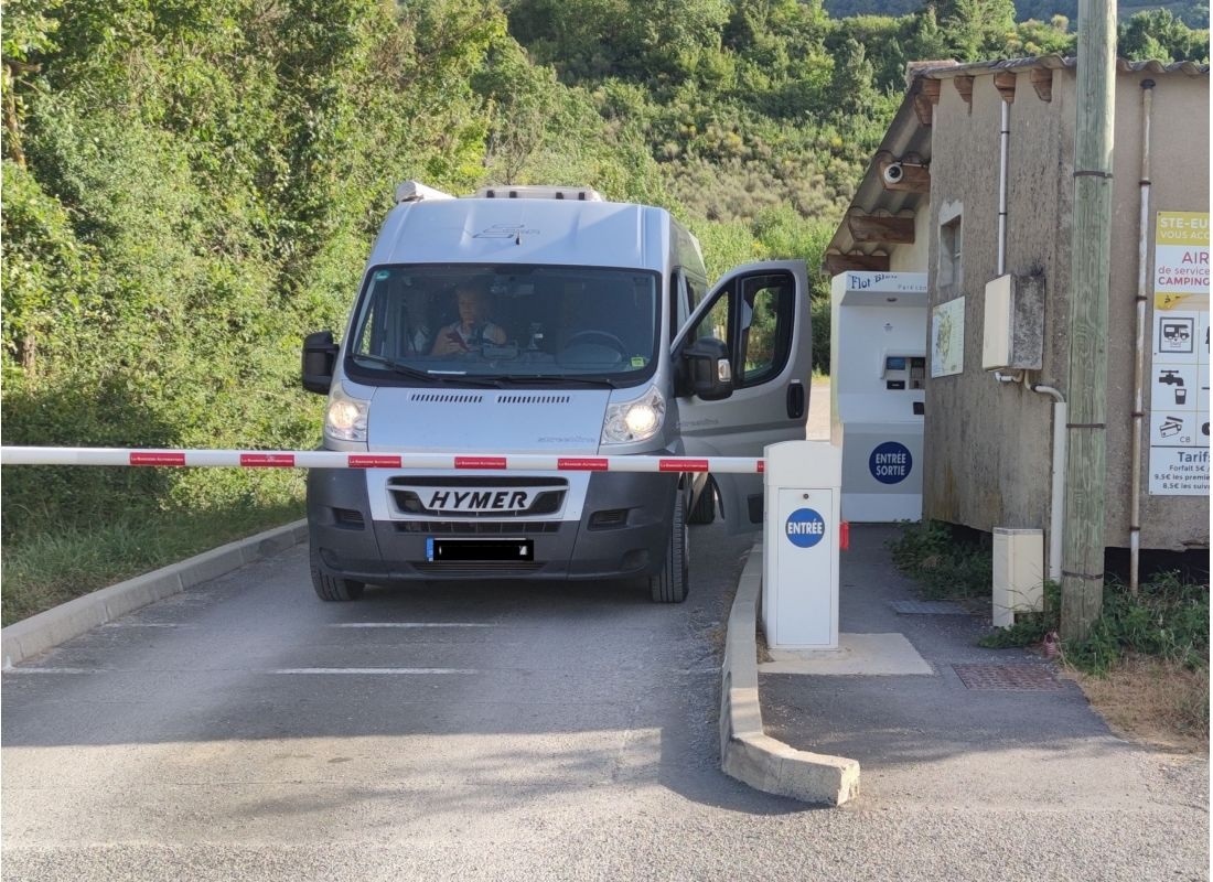 Stellplatz Sainte Eulalie de Cernon — Місце для кемперів in Sainte Eulalie de Cernon