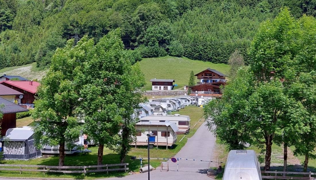 Alpencamping Klösterle — Місце для кемпінгу in Klösterle