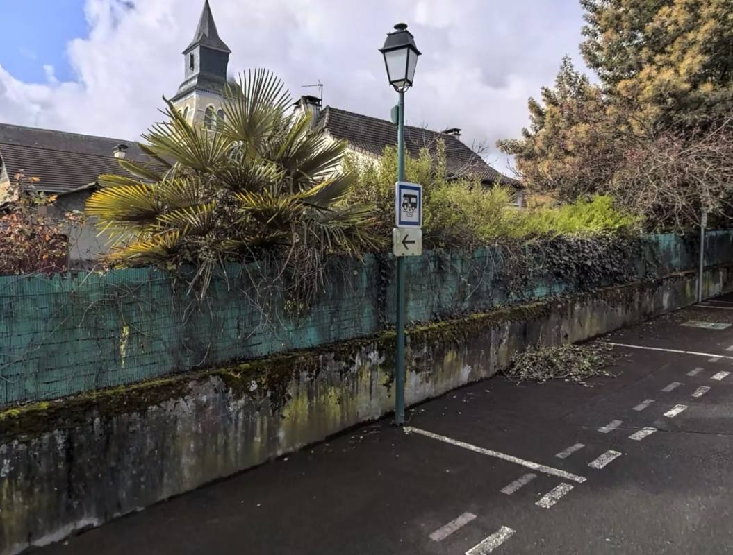 Stellplatz Sauvagnon — Campervan Site in Sauvagnon