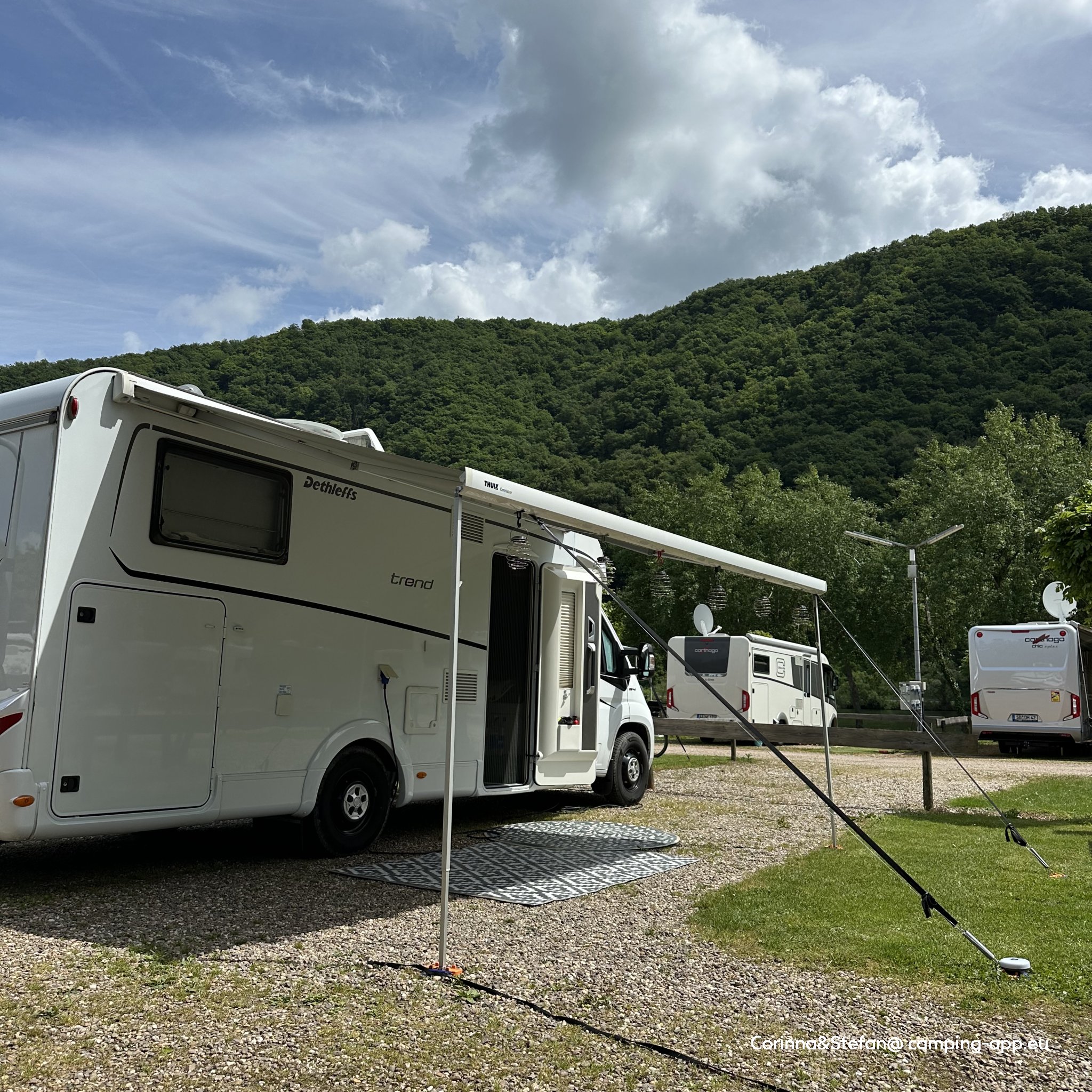 Wohmobilpark am Moselufer Minheim — Fotografie 2