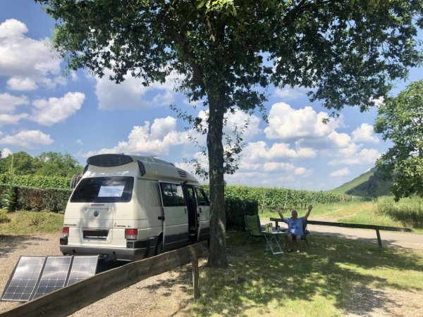 Wohmobilpark am Moselufer Minheim