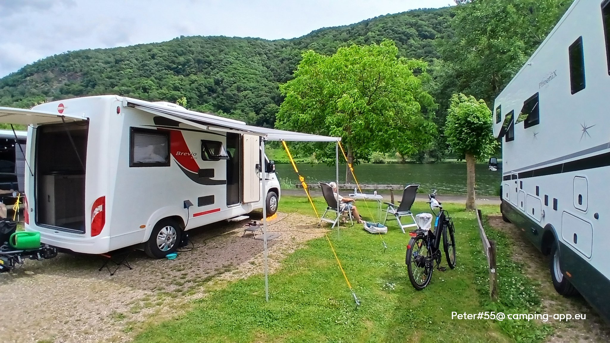 Wohmobilpark am Moselufer Minheim — Campervan Site in Minheim