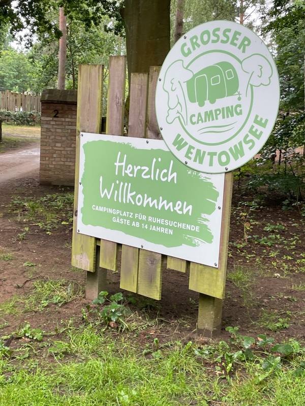 Campingplatz am grossen Wentowsee — Kamp yeri in Fürstenberg/Havel