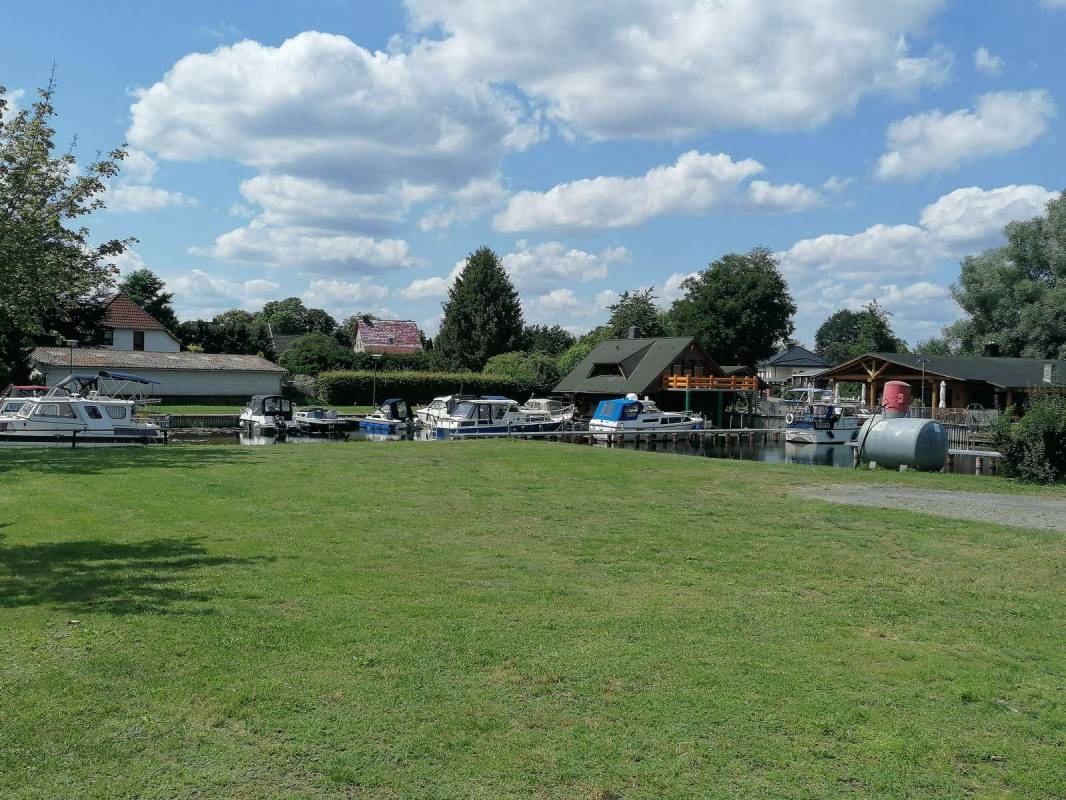Camping und Bootshafen — Camping Site in Eldena