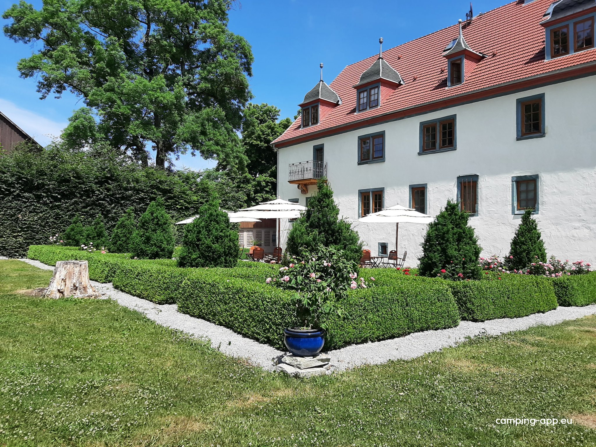 Schloß Roßdorf Ferienwohnungen & Camping — Foto 2