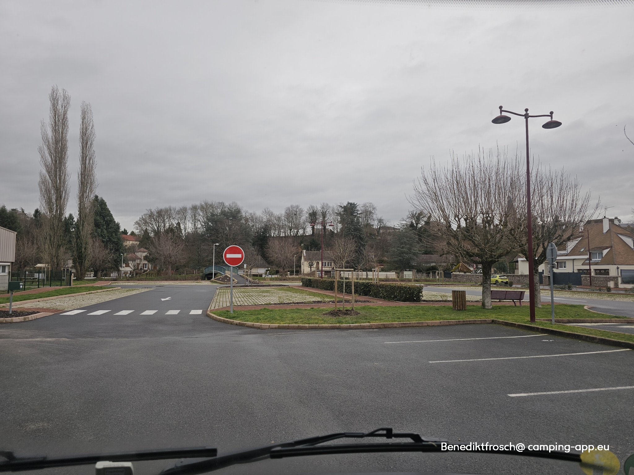 Terrain de Camping-Cars Lapalisse — Foto 3