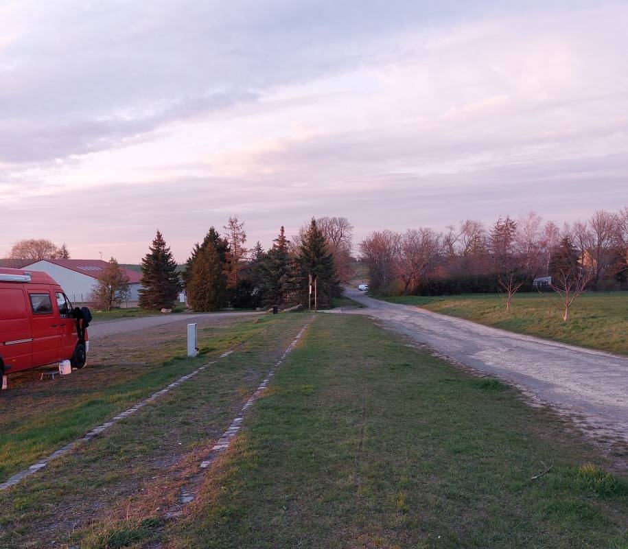 Stellplatz am Flugplatz Ballenstedt — Aire camping car in Ballenstedt