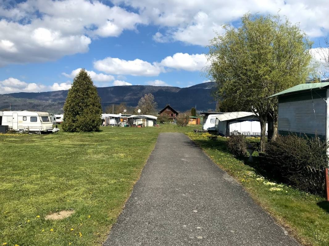 Strausak Camping — 露营地 in Grenchen