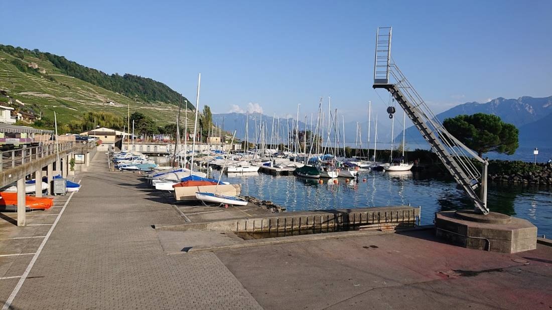 Camping de Moratel — Camping Site in Bourg-en-Lavaux