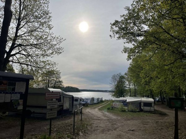 Campingplatz D100 Steinablage — Photo 3