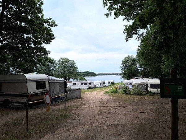 Campingplatz D100 Steinablage