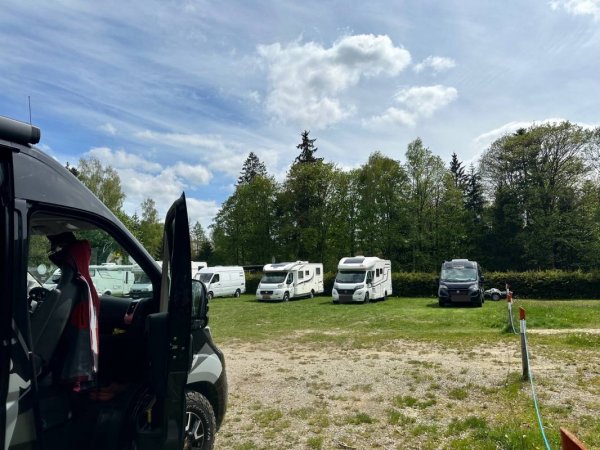 Übernachtungsparkplatz Am Waldbad — Foto 3