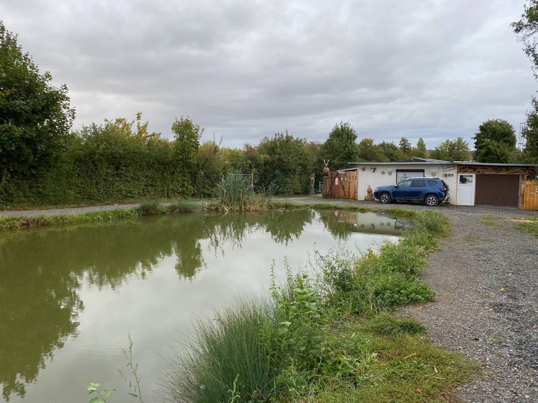 Wohnmobilstellplatz an der Teichwirtschaft — Sp. parking dla kamperów in Timmenrode