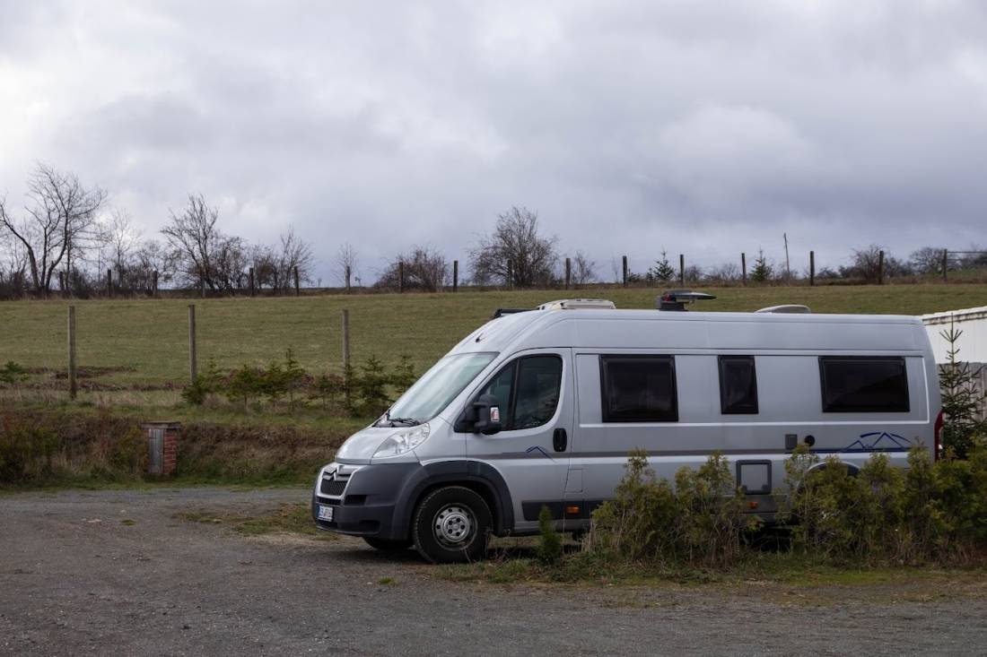 Wohnmobilstellplatz an der Teichwirtschaft — Area Autocaravanas in Timmenrode