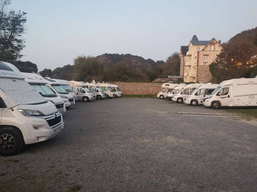 Stellplatz Carolles — Ställplats in Carolles
