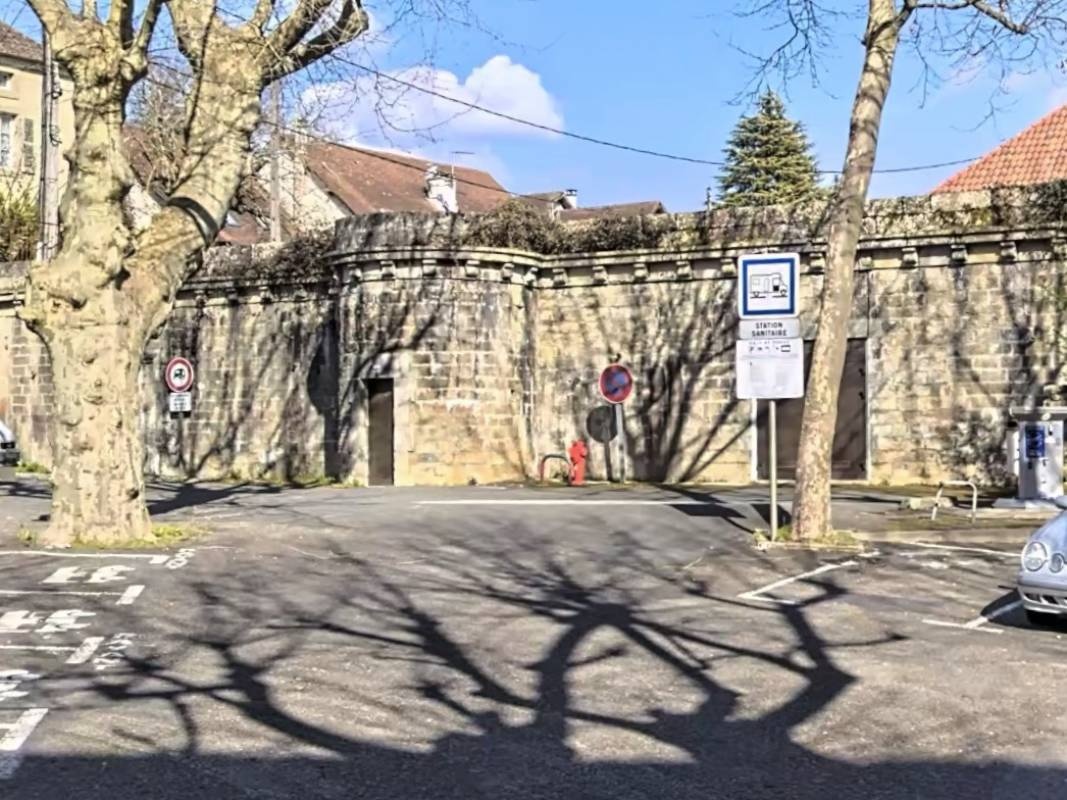 Stellplatz Figeac — Ställplats in Figeac