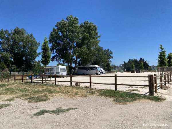 Stellplatz Bellegarde — Photo 3