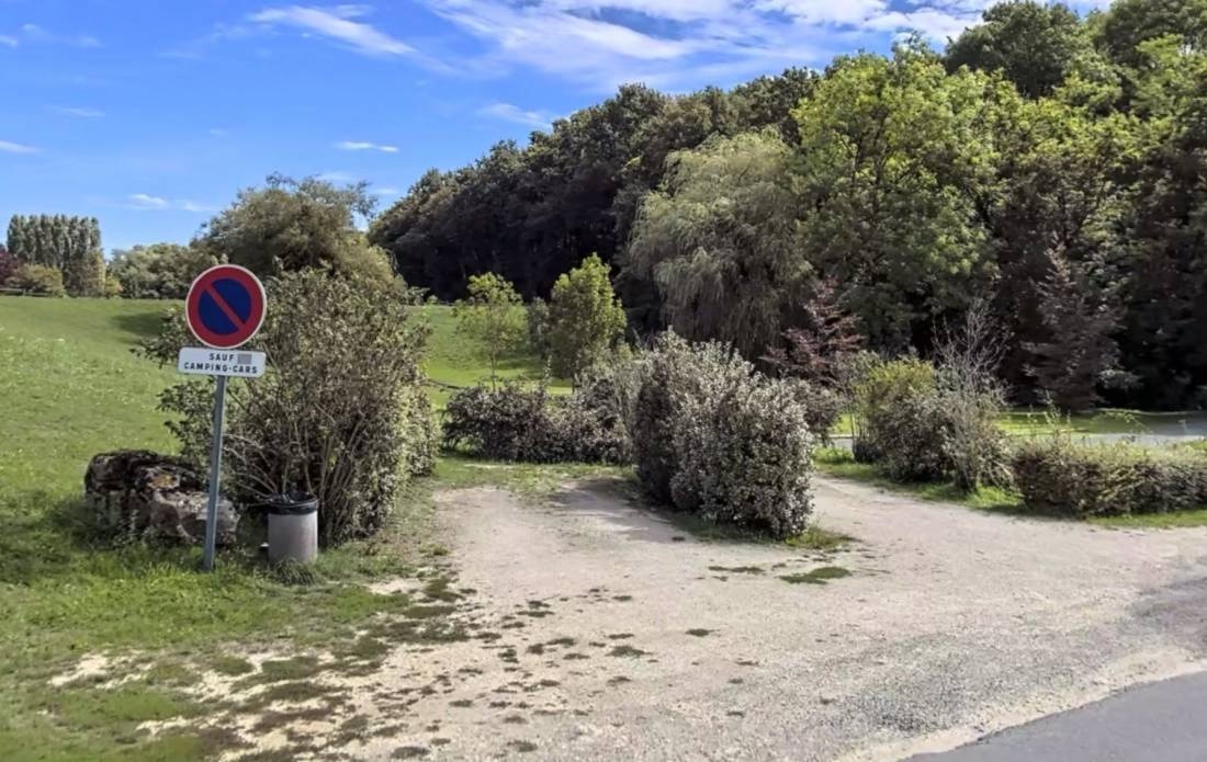 Stellplatz Saint Georges sur Moulon — Sítio para autocaravanas in Saint-Georges-sur-Moulon