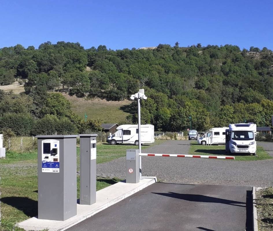 Stellplatz Chambon-sur-Lac — Sítio para autocaravanas in Chambon-sur-Lac